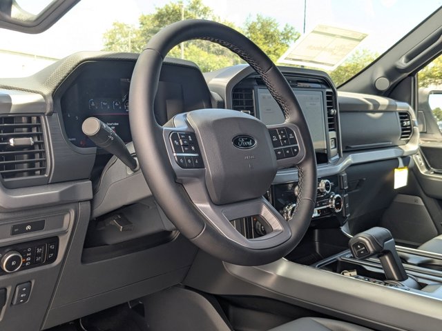 2025 Ford F-150 XLT photo 3