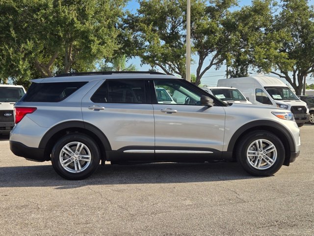 2022 Ford Explorer XLT photo 3