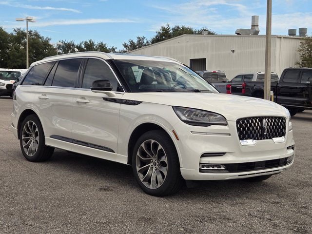2022 Lincoln Aviator Grand Touring photo 3