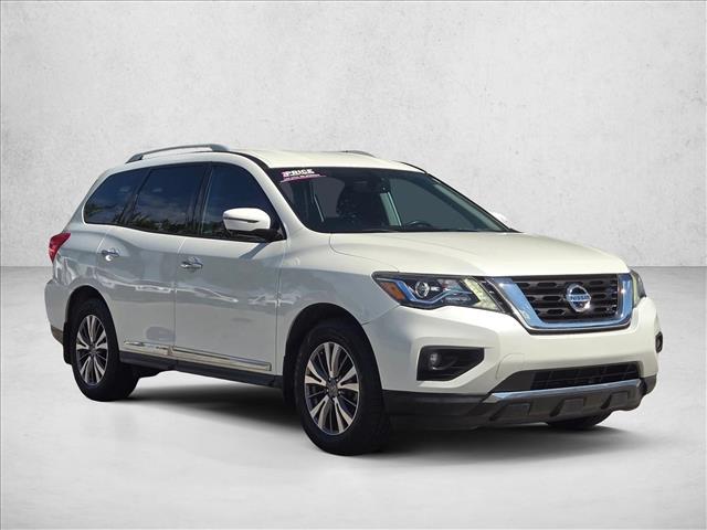 2018 Nissan Pathfinder SL photo 2