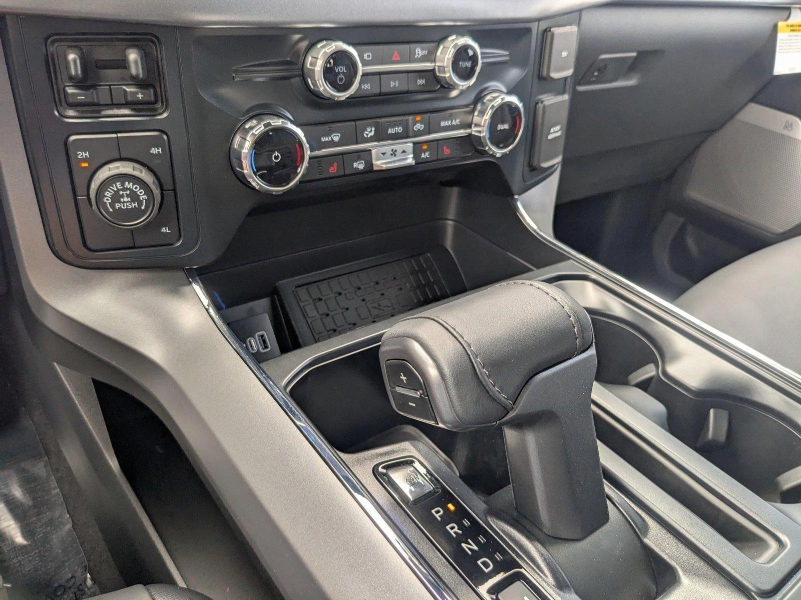 2025 Ford F-150 XLT - Photo 14