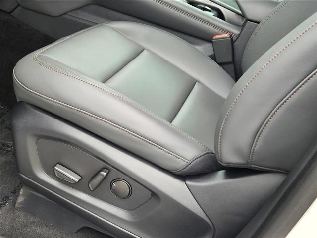 2025 Ford Explorer photo 4
