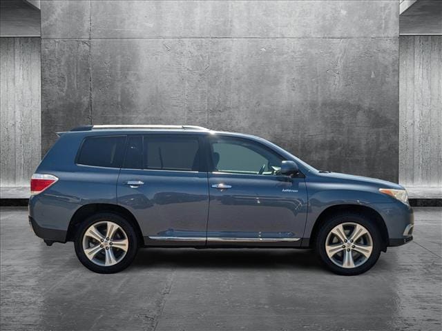 Image 4 of 2013 Toyota Highlander Limited SUV