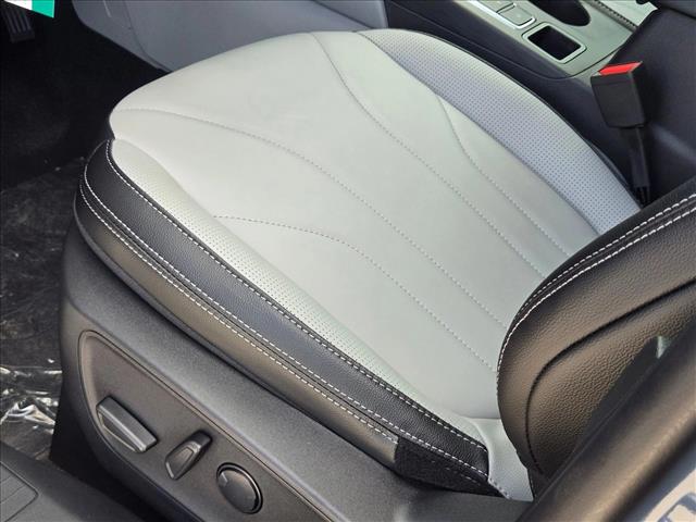 2025 Ford Escape Platinum photo 4