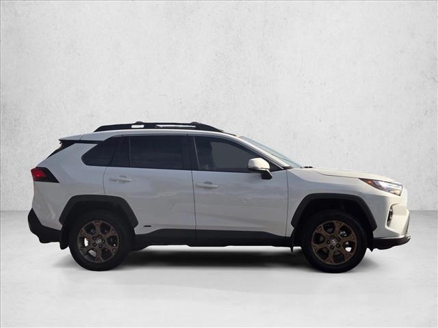 2023 Toyota RAV4 Hybrid photo 4