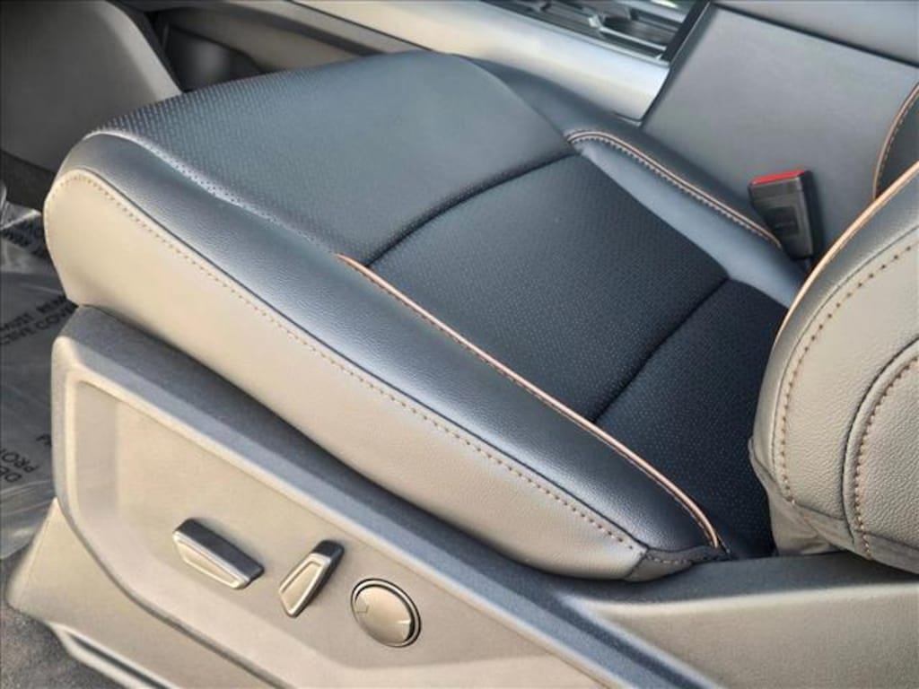 New 2026 Ford F-250 LARIAT Truck Crew Cab