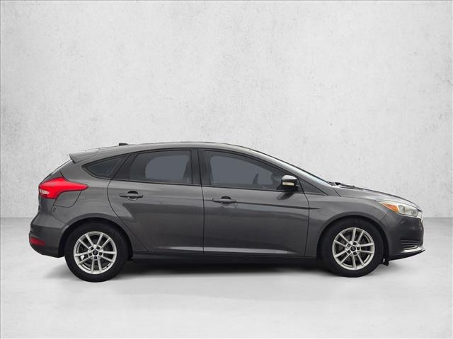 2015 Ford Focus SE photo 2