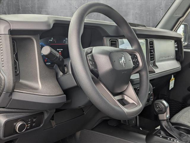 2025 Ford Bronco Base photo 3