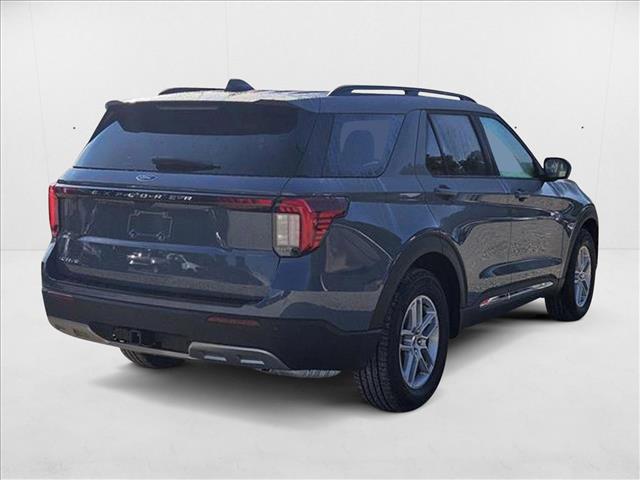 2025 Ford Explorer photo 2
