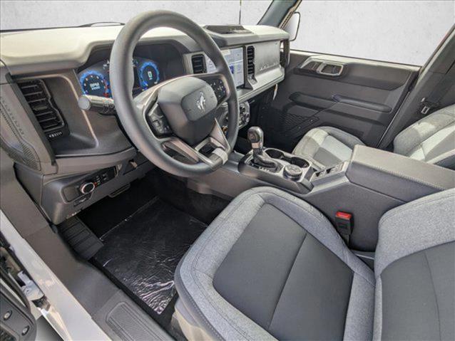 2025 Ford Bronco Base photo 3