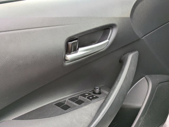 2021 Toyota Corolla LE photo 3