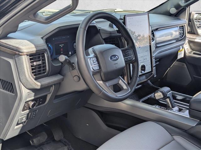 2025 Ford F-150 Lightning Lariat photo 3