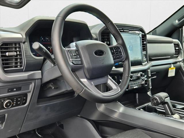 2025 Ford F-150 XLT photo 2