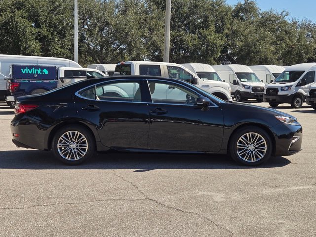 2017 Lexus ES 350 photo 4