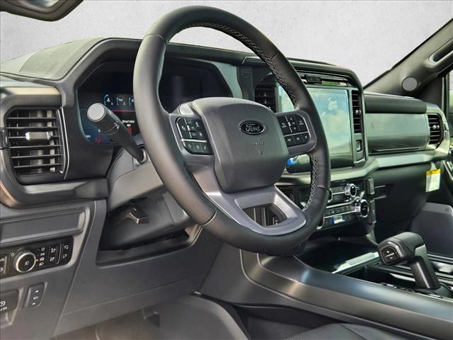 2025 Ford F-150 Lariat photo 3