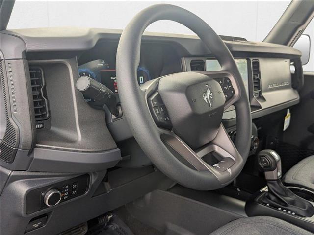 2025 Ford Bronco Base photo 3
