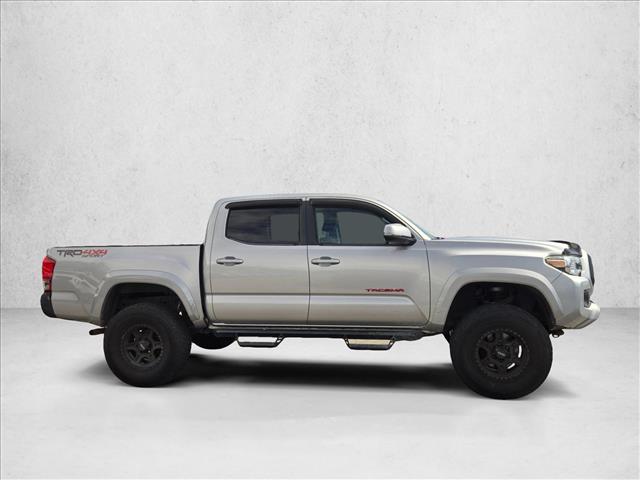 2017 Toyota Tacoma TRD Sport Double Cab photo 4