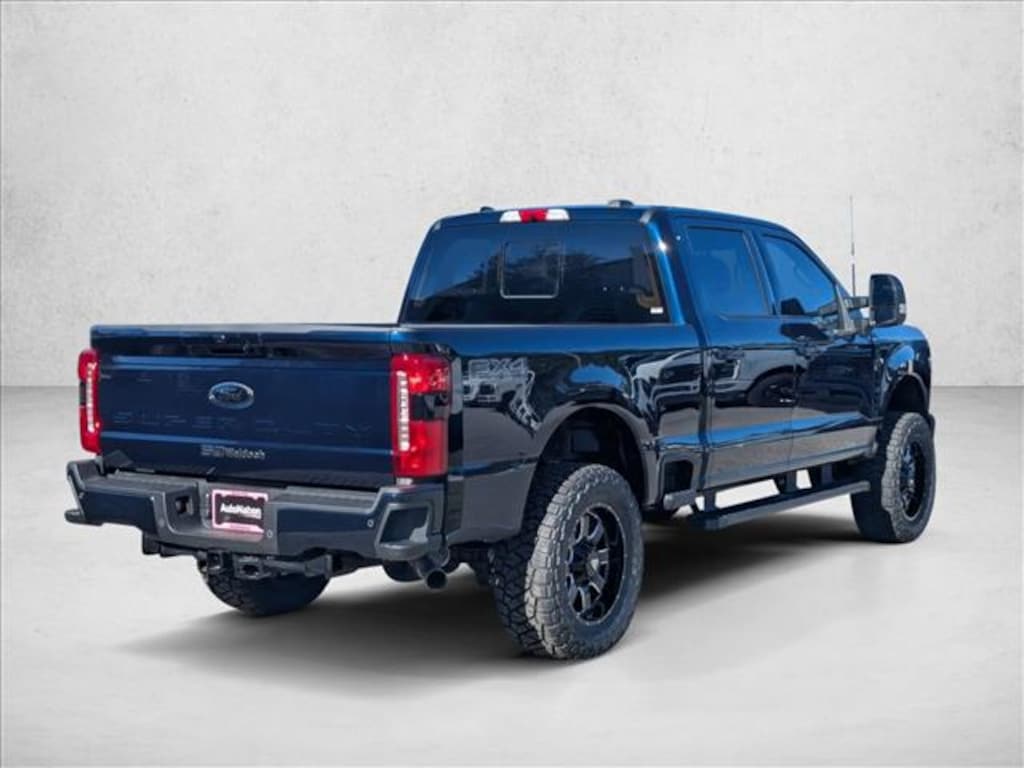 New 2025 Ford F-250 LARIAT Truck Crew Cab