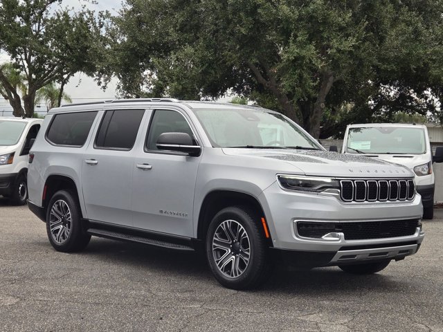 2024 Jeep Wagoneer L Series II photo 3