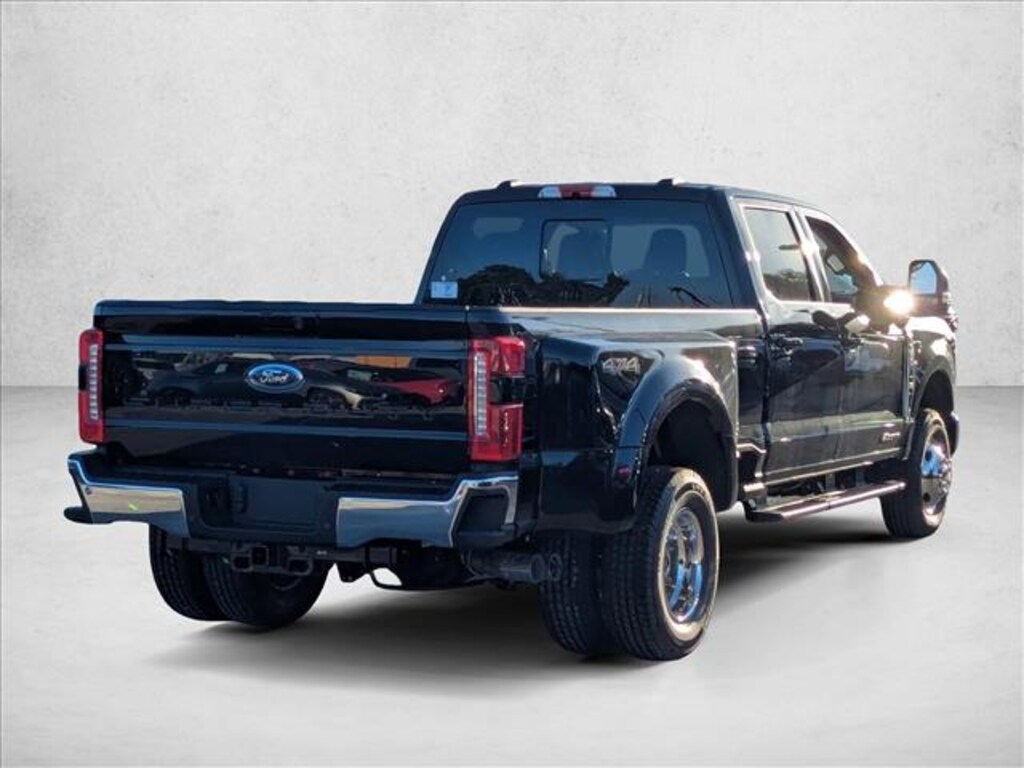 New 2026 Ford F-350 XLT Truck Crew Cab
