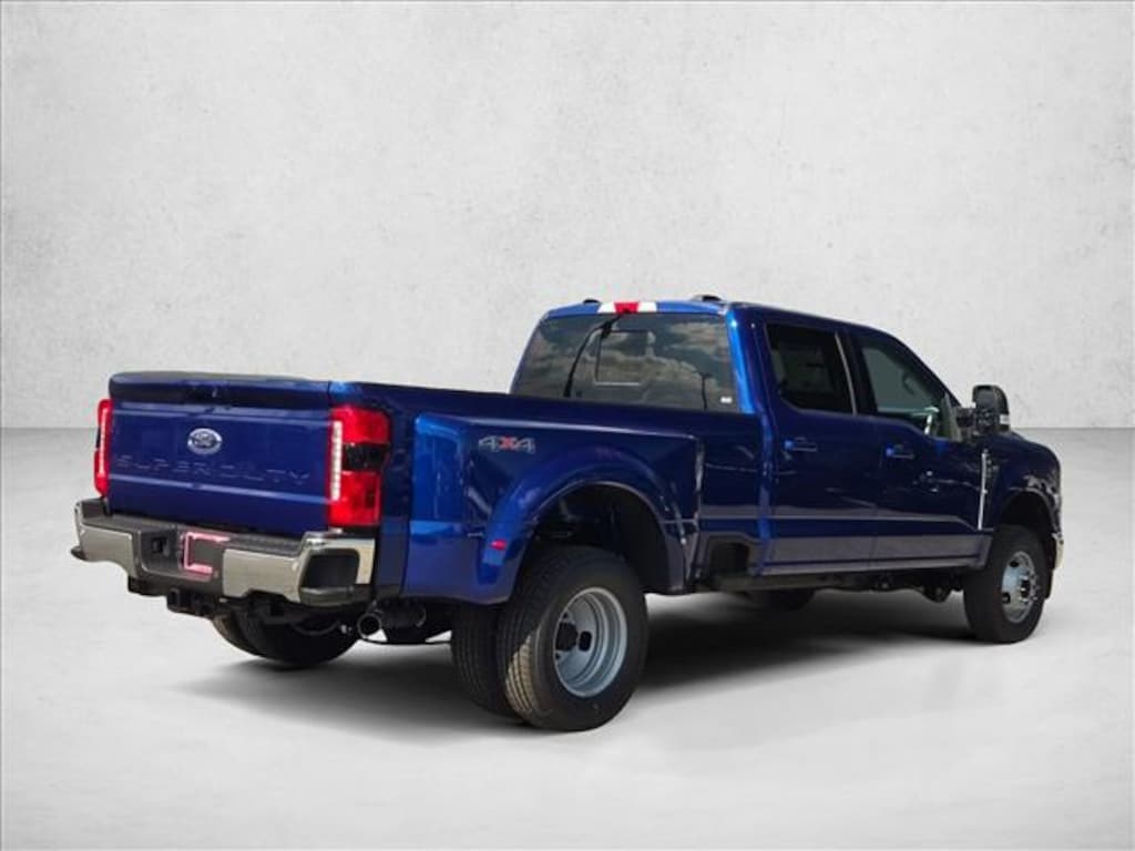 New 2026 Ford F-350 XLT Truck Crew Cab