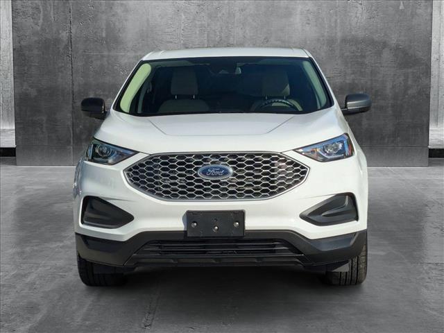 2024 Ford Edge SE photo 2
