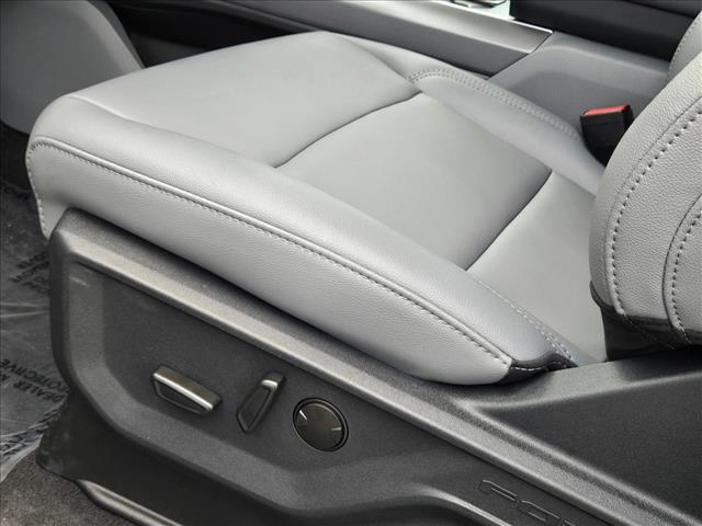 2025 Ford F-150 Lightning photo 4