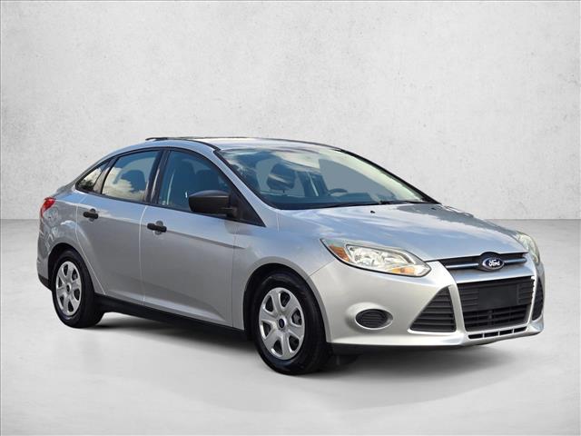 2014 Ford Focus Sedan photo 2