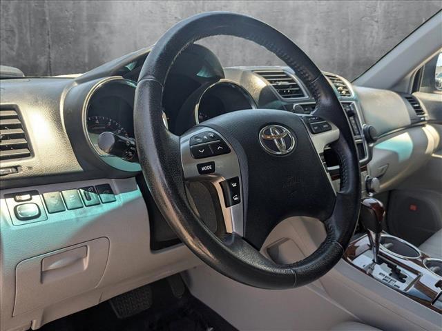 Image 10 of 2013 Toyota Highlander Limited SUV