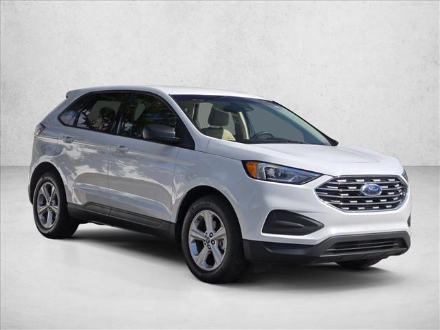 2020 Ford Edge SE photo 3