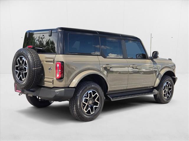 2025 Ford Bronco Outer Banks photo 2