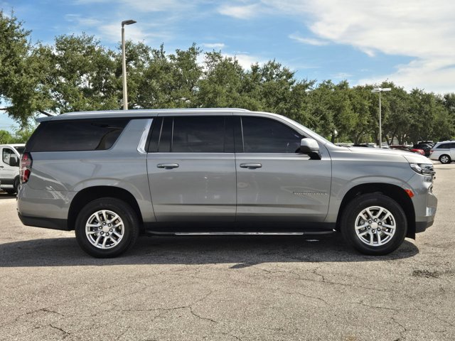 2023 Chevrolet Suburban LS photo 4
