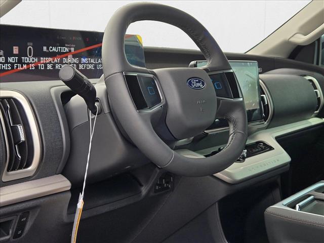 2025 Ford Expedition MAX photo 3