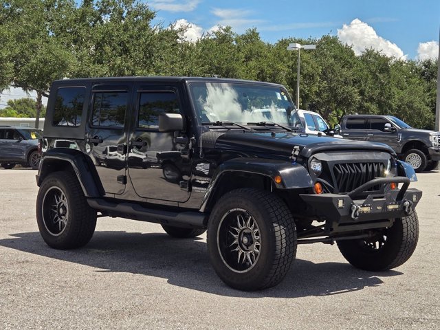 2010 Jeep Wrangler Unlimited Sahara photo 3