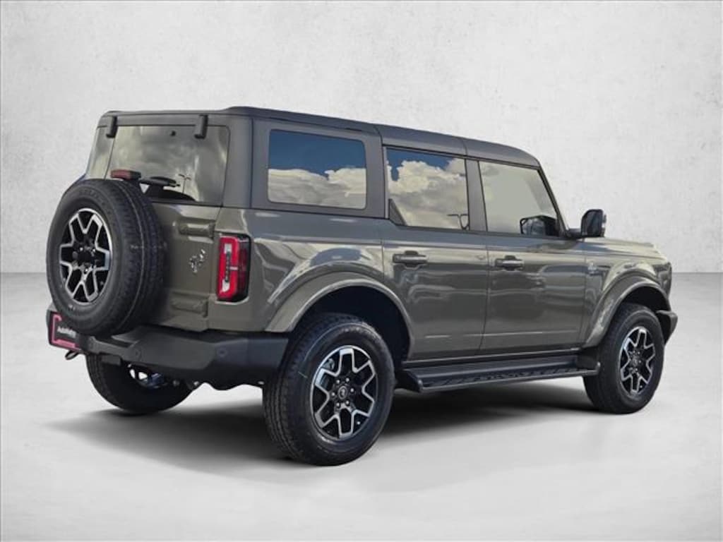 New 2025 Ford Bronco Outer Banks SUV