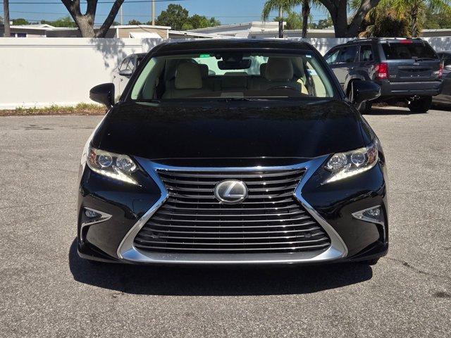 2017 Lexus ES 350 photo 2