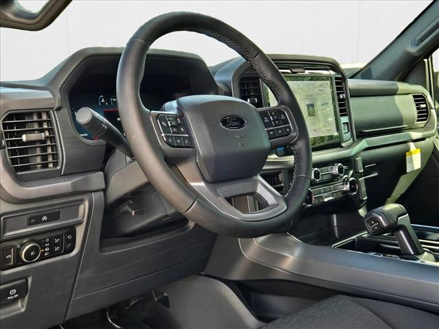 2025 Ford F-150 XLT photo 3