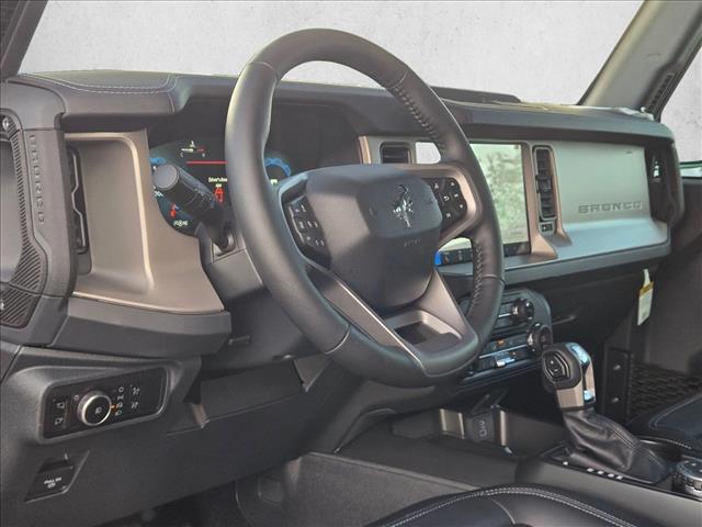 2025 Ford Bronco Outer Banks photo 3