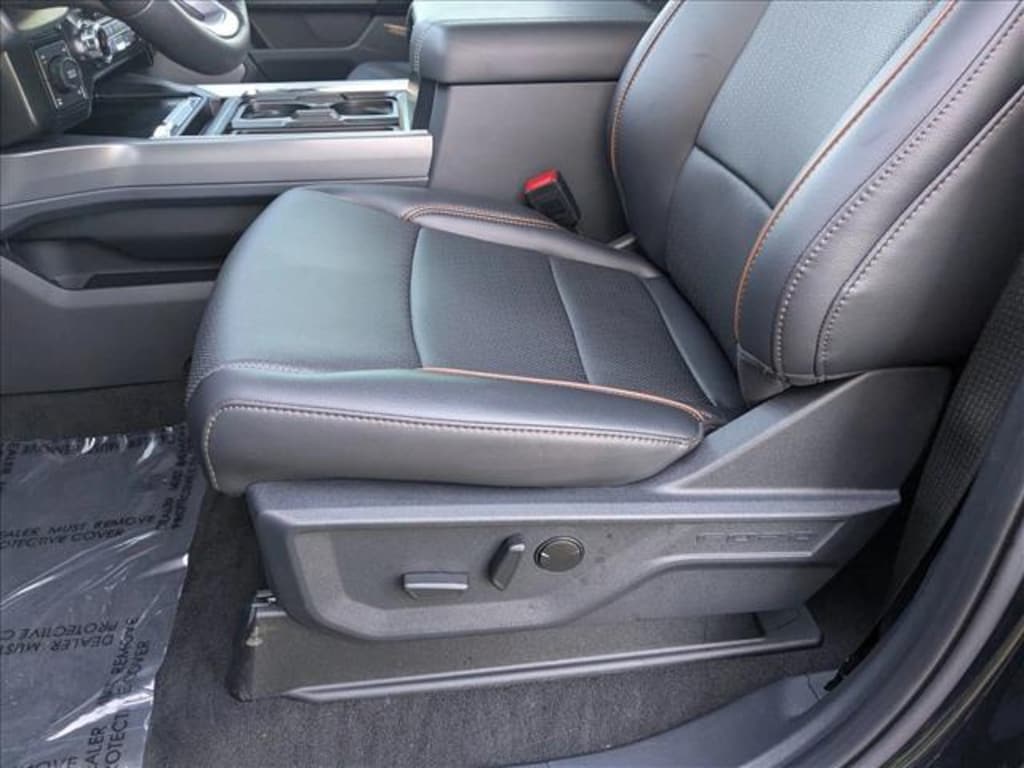 New 2025 Ford F-250 LARIAT Truck Crew Cab