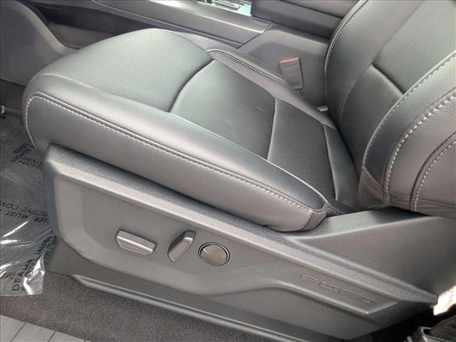 2025 Ford F-150 Lariat photo 3