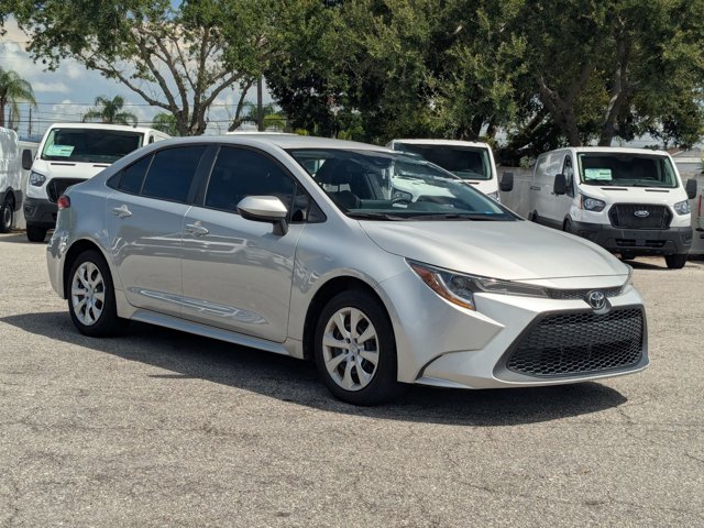 2021 Toyota Corolla LE photo 3