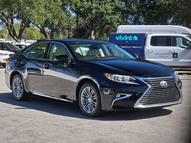 2017 Lexus ES 350 photo 3