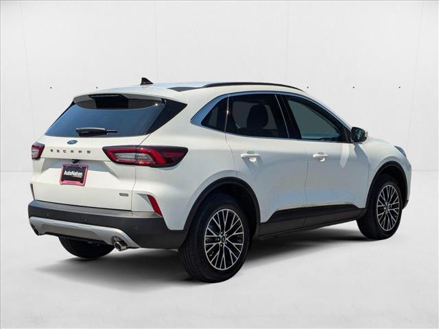 2025 Ford Escape photo 2