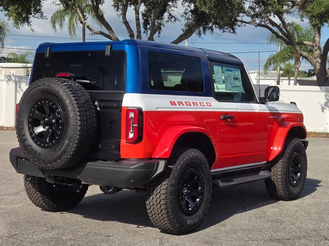 2025 Ford Bronco First Edition photo 2