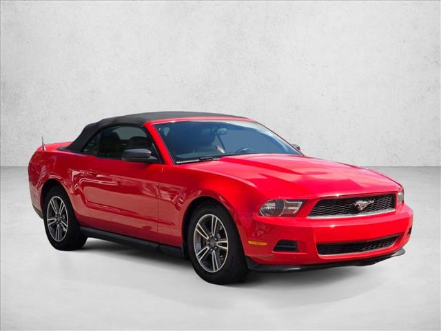 2012 Ford Mustang V6 Premium Convertible photo 3