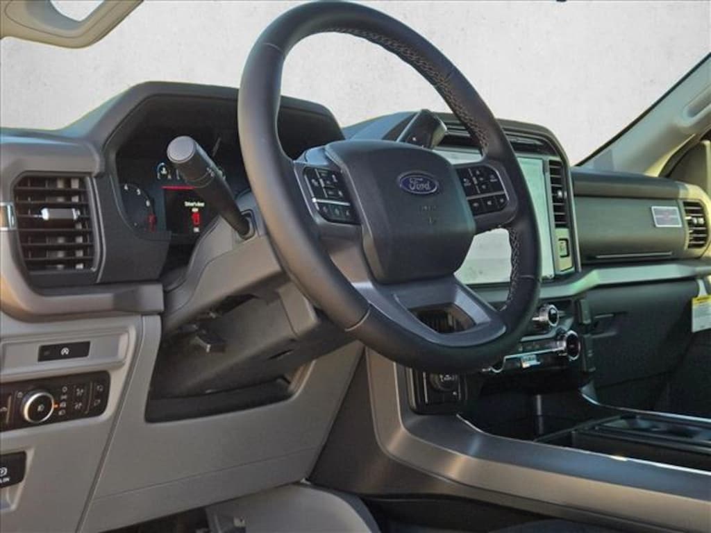 New 2025 Ford F-150 XLT Truck SuperCrew Cab