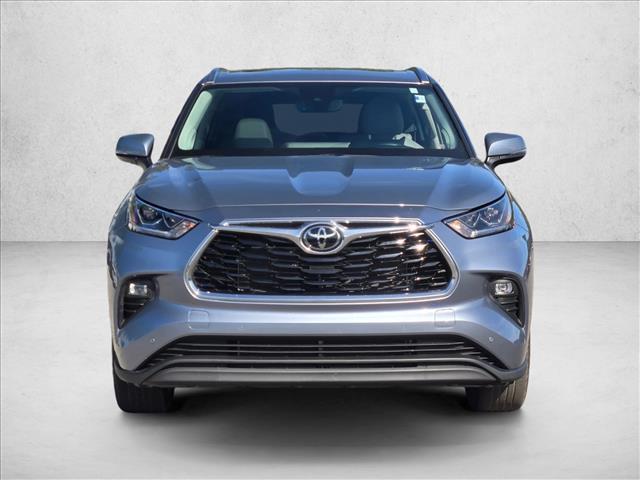 2023 Toyota Highlander Limited photo 2