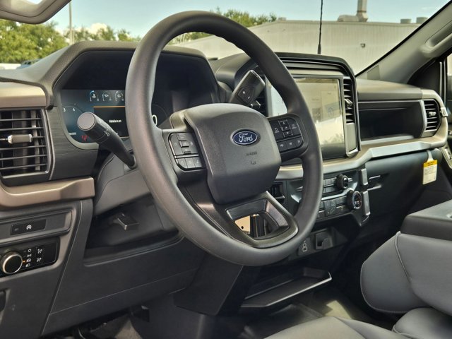 2025 Ford F-150 XL photo 3