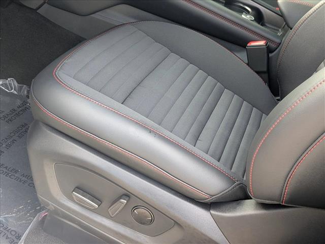 2025 Ford Explorer ST-Line photo 3