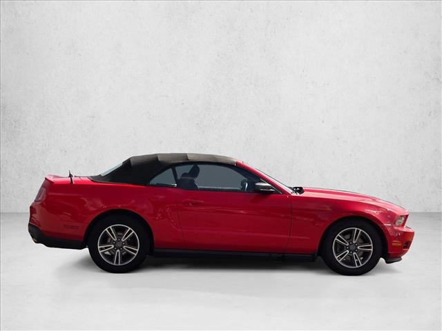 2012 Ford Mustang V6 Premium Convertible photo 4